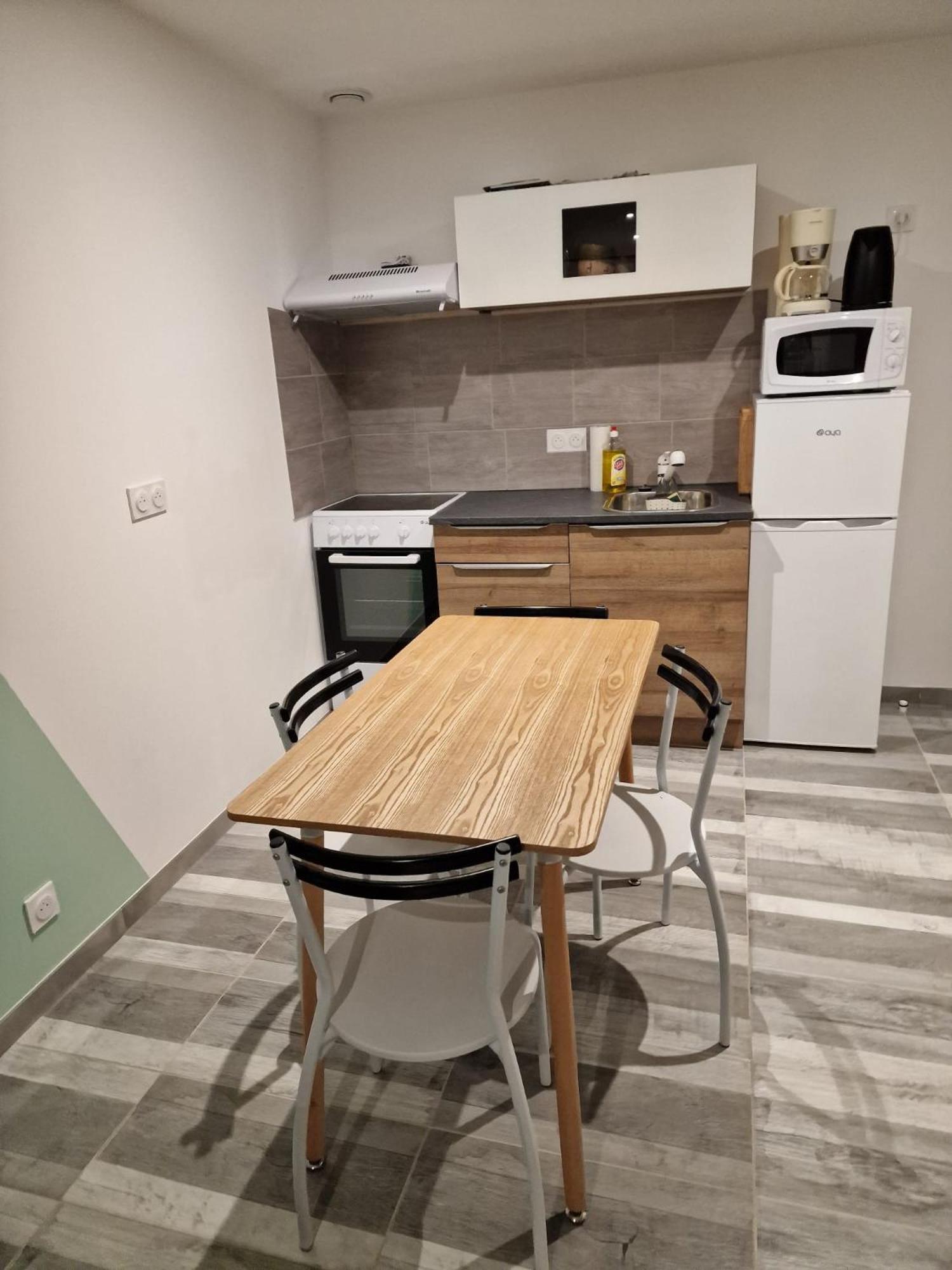 Comme A La Maison Gannat Esterno foto