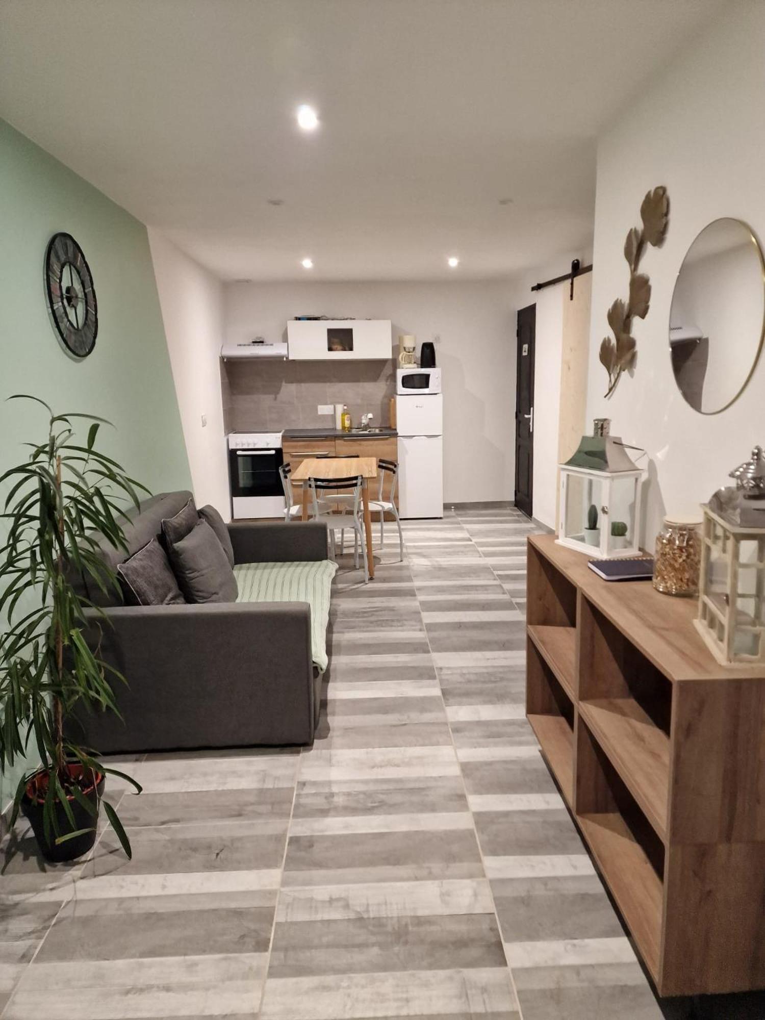 Comme A La Maison Gannat Esterno foto